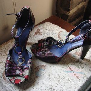 Madden Girl Heels Floral Satin size 9.5